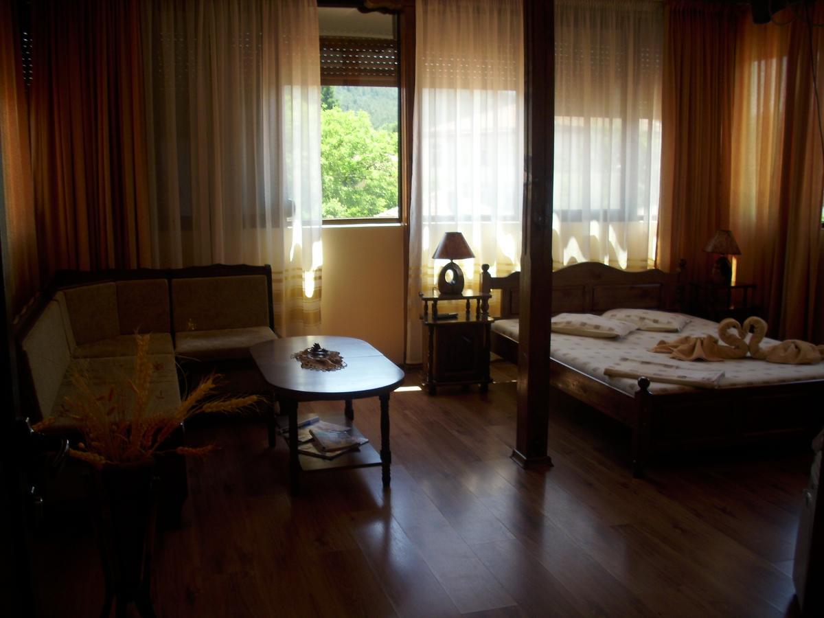 Guest House Ambrozia Kotel Exterior photo